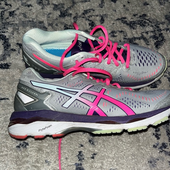 ASICS running shoe - Picture 2 of 4